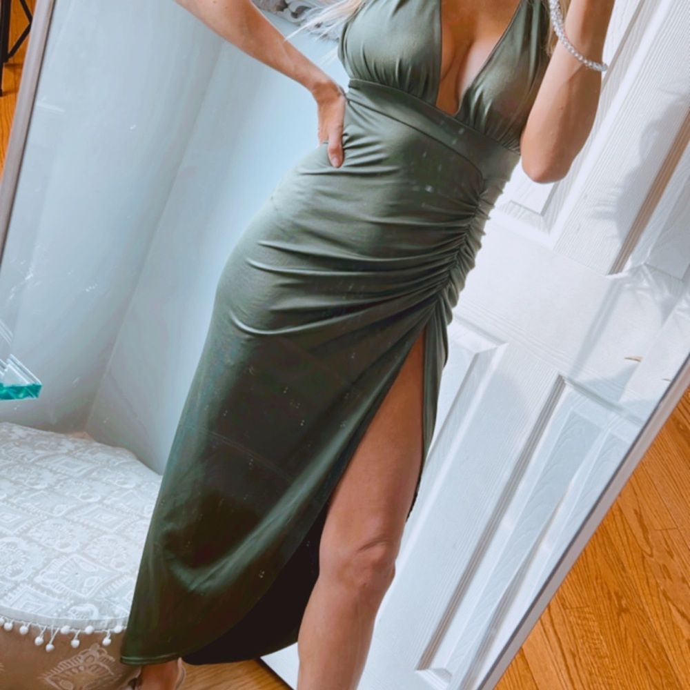 Betty Chow Long Green Dress - Picture 3 of 4